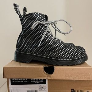 Dr Martens Kids US size 2